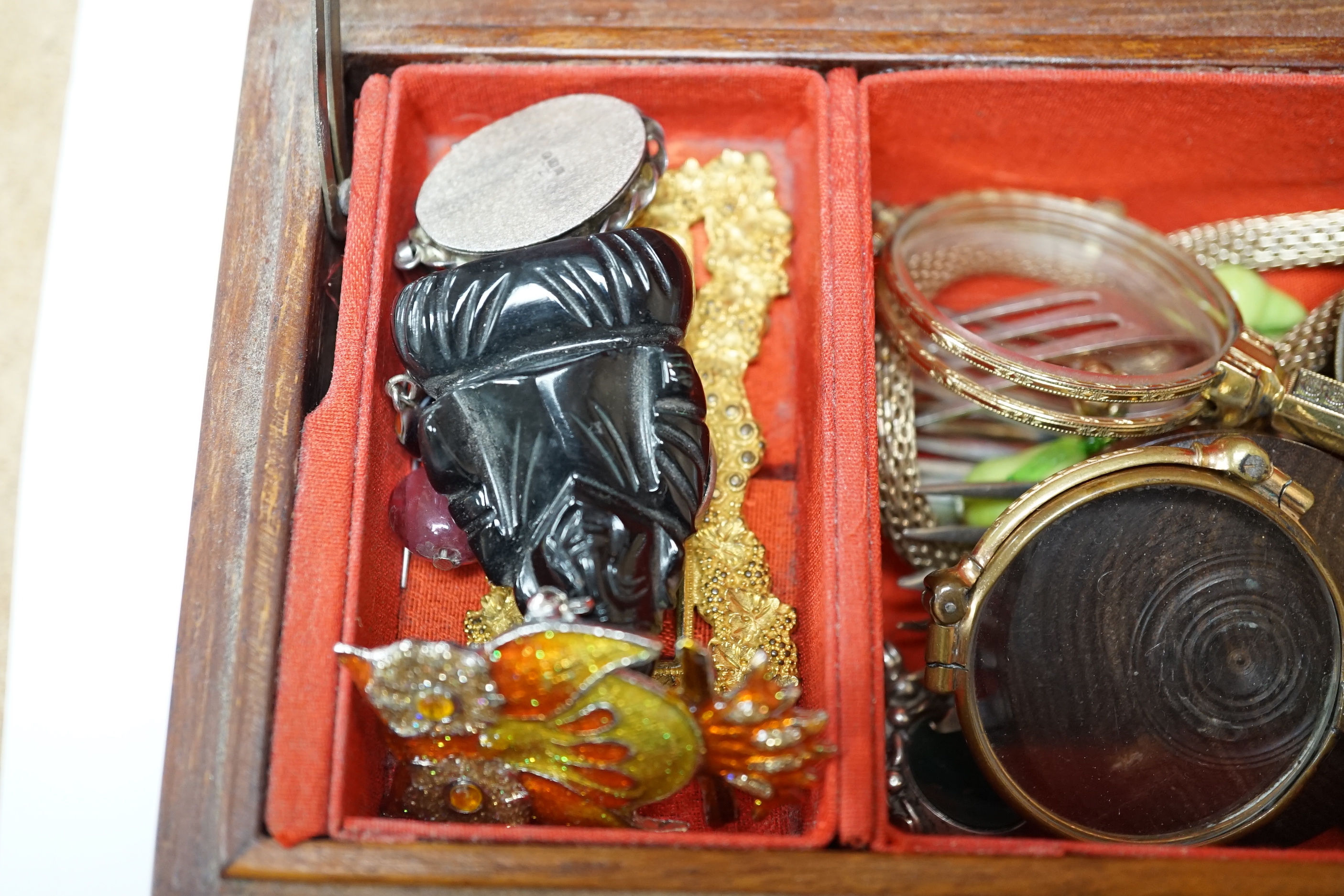 A small quantity of assorted costume jewellery etc. including two pairs of lorgnettes.